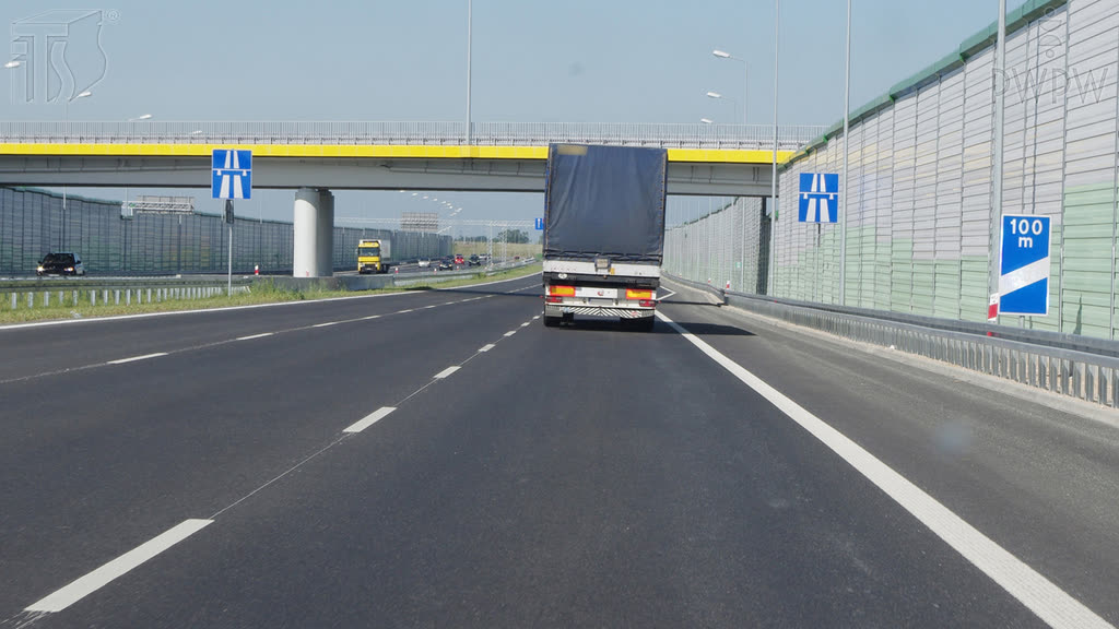 Z jaką prędkością masz obowiązek jechać na autostradzie?