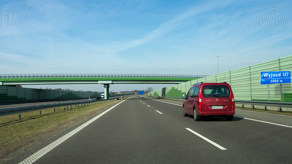 Czy wolno Ci wyprzedzić pojazd poruszający się obok, zanim zmienisz pas ruchu i zjedziesz z autostrady na najbliższym wyjeździe?